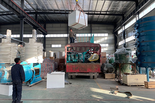 鄭州企鵝出口的榨油機(jī)發(fā)貨啦！